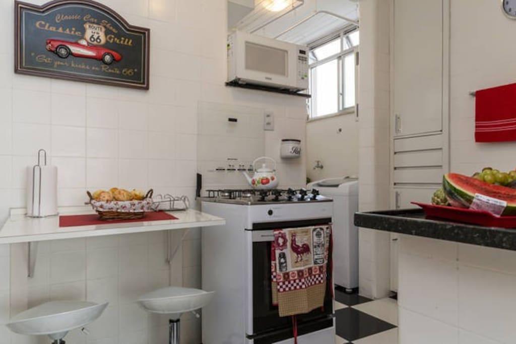 Ocean Breeze - 3 Quartos, 2 Banheiros, Garagem, Ar Condicionado, Moderno, Silencioso, Andar Alto, Vista Livre, Internet 250mbps, 2 Tvs Smart, Ipanema, Metro, Porteiros 24 Hrs E Seguranca 24hrs, 2 Elevadores Apartamento